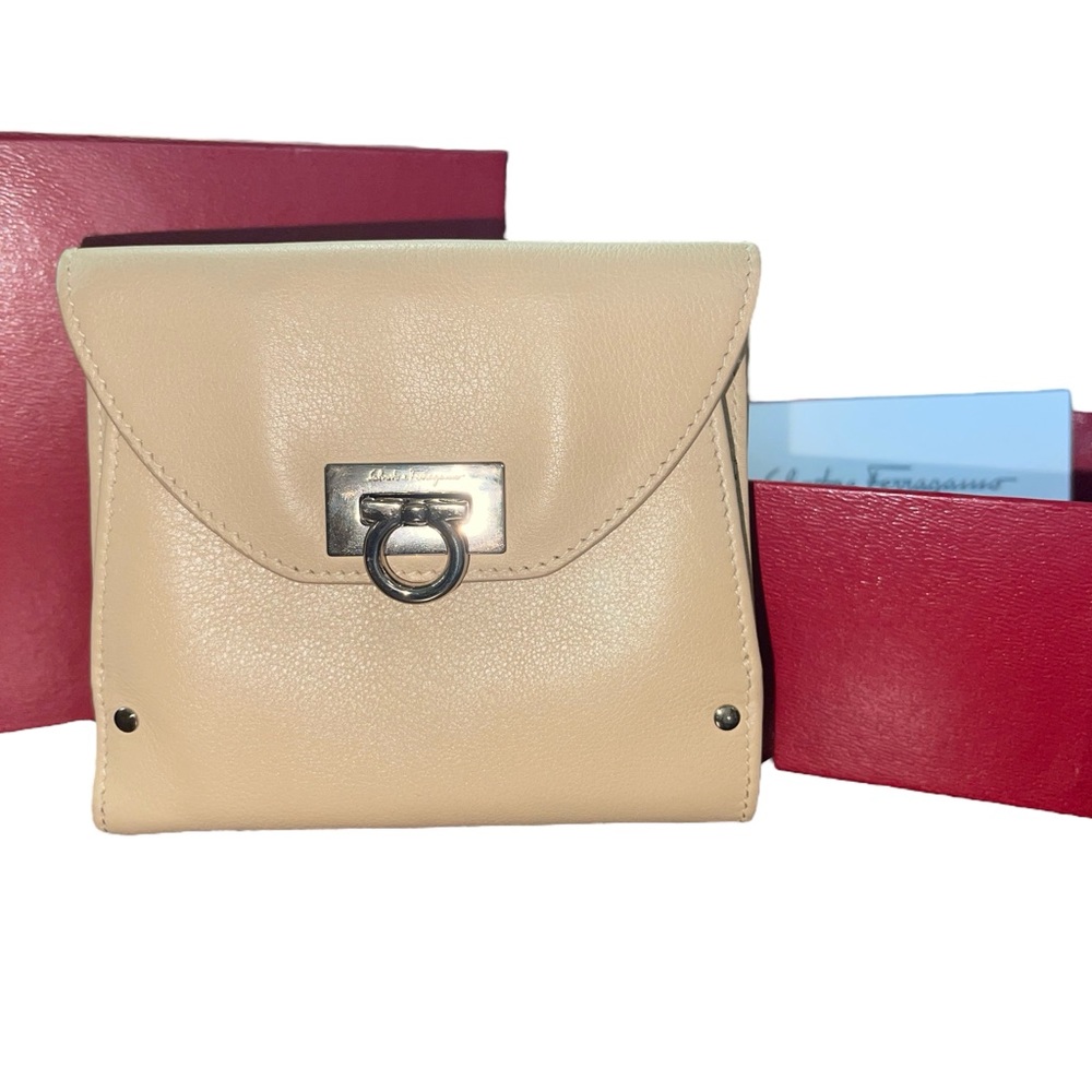 Salvatore Ferragamo Tan Leather Gancini Compact Wallet. New With Box!!
